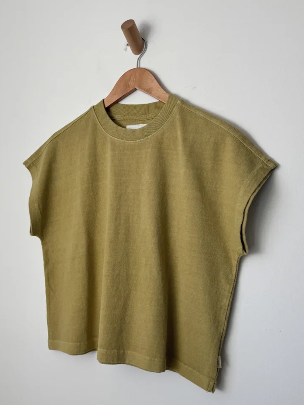 Le Bon Shoppe Jeanne Tee (Ochre)